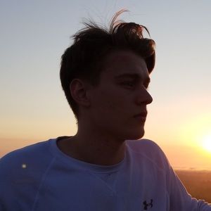 Meet your Posher, Maxwell